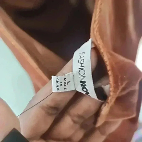 Fashion Nova Velvet Bodysuit. Nwt size Large - Picture 6 of 7